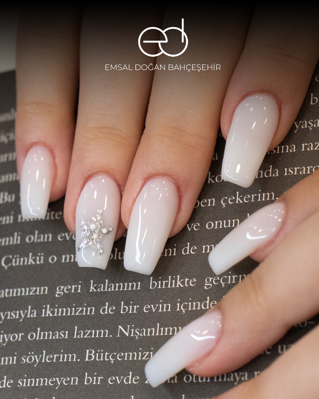 Milky white yıldız nail art